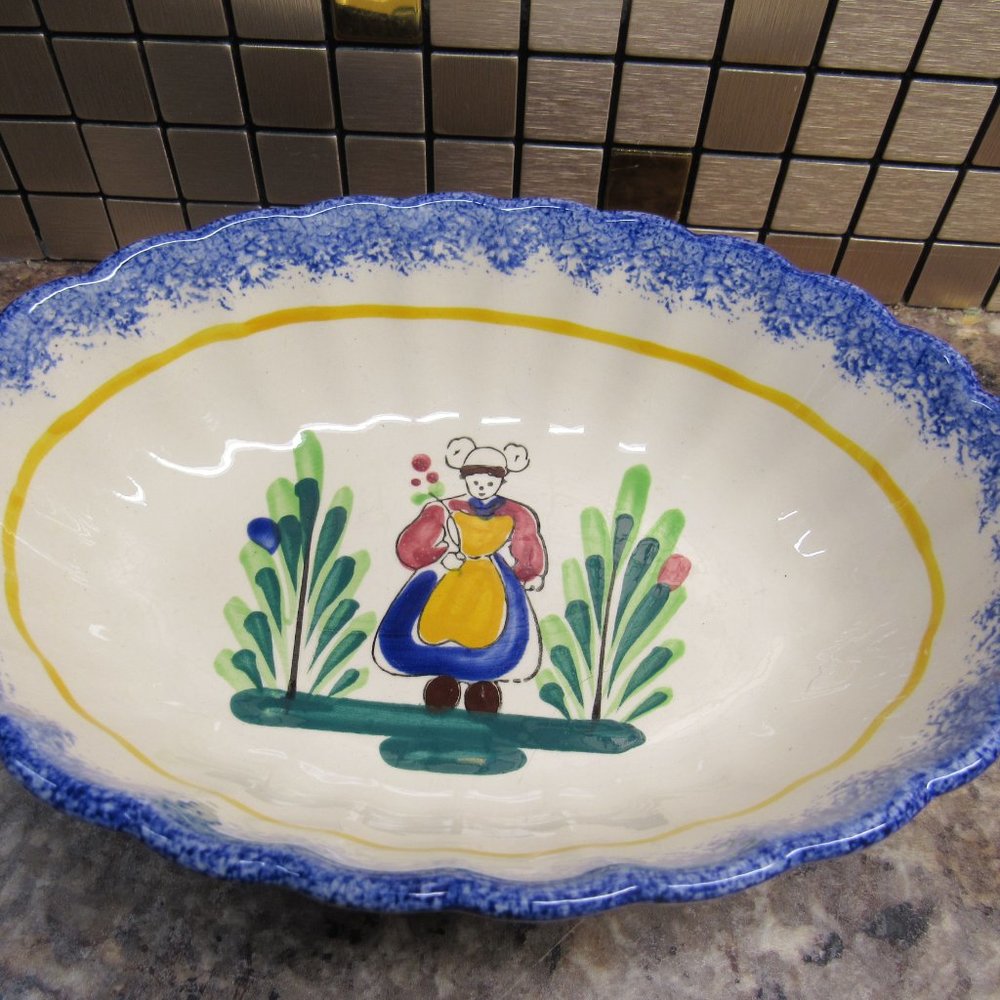 VINTAGE MBFA PORNIC QUIMPER 8 X 6 INCH OVAL BOWL.